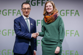 Die wallonische Landwirtschaftsministerin Anne-Catherine Dalcq mit dem deutschen Bundesminister für Ernährung und Landwirtschaft Cem Özdemir©Photothek Die wallonische Landwirtschaftsministerin Anne-Catherine Dalcq mit dem deutschen Bundesminister für Ernährung und Landwirtschaft Cem Özdemir©Photothek